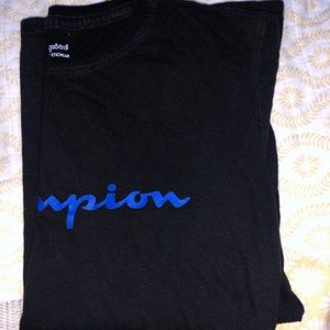 Champion tshirt in kids large, fits woman’s small